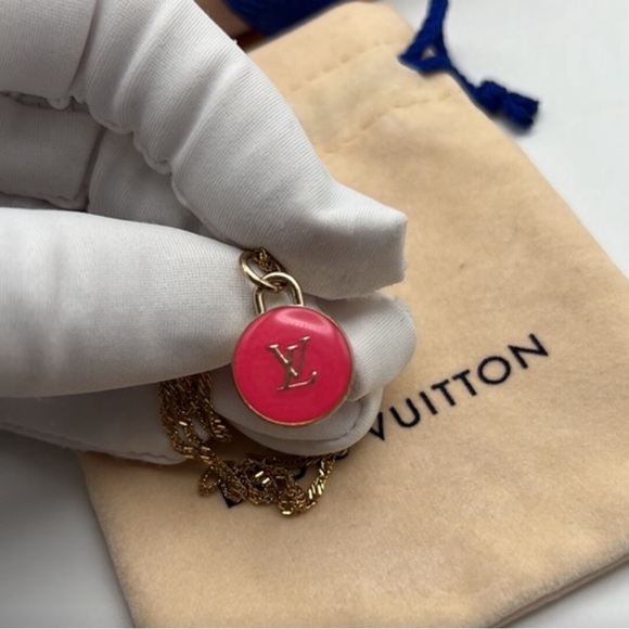 Authentic Luxury Charm (LV)-Gold/Pink 0.75"-.050”
LV both sided, unbranded Chain - Picture 13 of 13